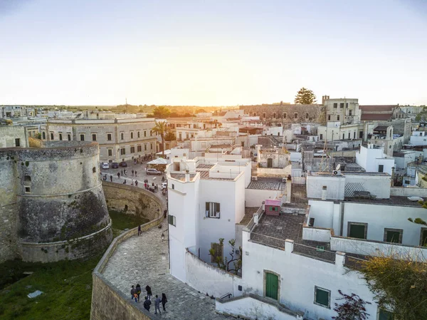 Otranto com castelo de Aragonese, Apúlia, Itália — Fotografia de Stock