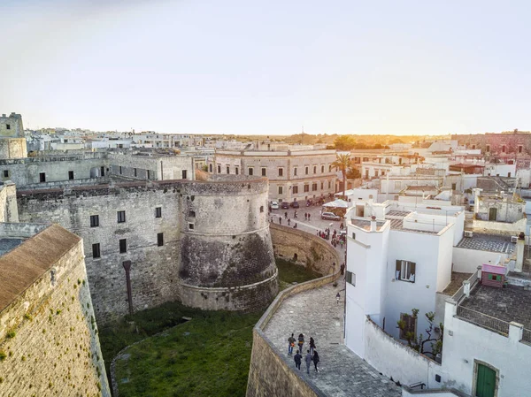 Otranto s aragonským hradem, Apulie, Itálie — Stock fotografie