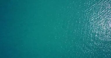 Adriyatik Denizi, İtalya üzerinde demirli White Yat