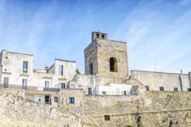 Ortaçağ Kalesi ve duvarlar Otranto, İtalya