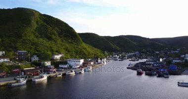 Güzel küçük liman ile yaz aylarında Newfoundland ve Labrador, Kanada