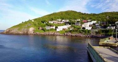 Güzel küçük liman Yarımadası sırasında yaz günbatımı, Newfoundland, Canada