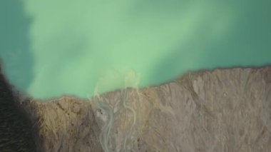 Banff Ulusal Parkı, Alberta Kanada Peyto göle akan dere