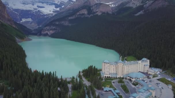 Over Lake Louise in het Nationaal Park Banff, Alberta, Canada — Stockvideo