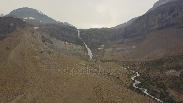 Majestic Bow Glacier Falls, Parco nazionale di Banff, Canada — Video Stock