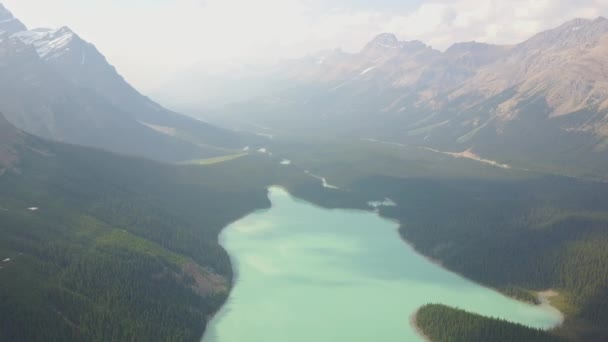 Flygfoto över Peyto Lake, Banff National Park, Kanada — Stockvideo