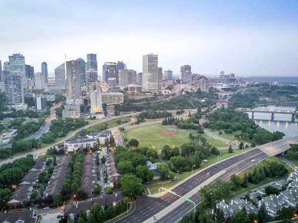 Silhuett av Edmonton downtown, Alberta, Kanada — Stockfoto
