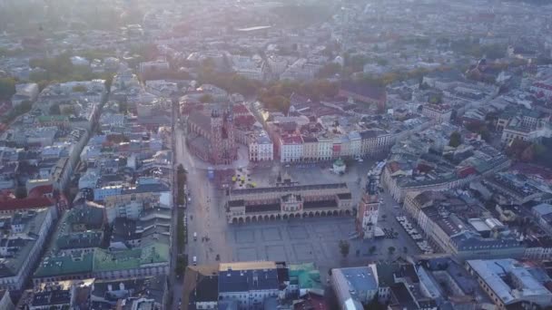 Letecký pohled na historické tržní náměstí Krakov, Polsko — Stock video