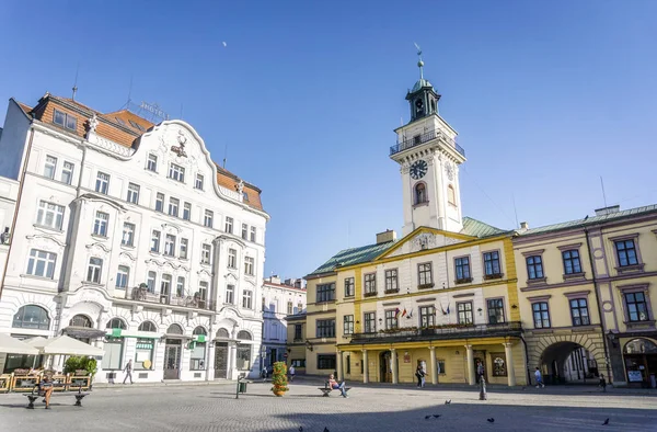 ポーランドのチェシンでメイン広場にある市庁舎 — ストック写真