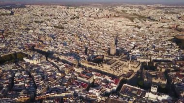 Tarihi şehir ve katedral Seville, İspanya'nın havadan görünümü