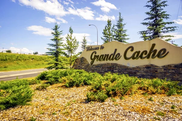 Welcome to Grande Cache, welcoming sign to the town, Canada — Stock Photo, Image