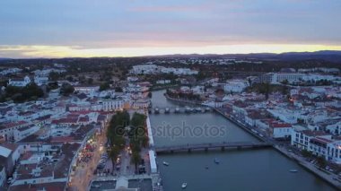 Endülüs tarihi şehir, Tavira Gilao nehir, Algarve, Portekiz tarafından havadan görünümü