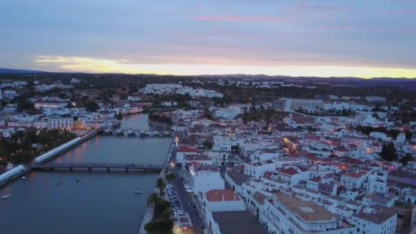 葡萄牙阿尔加维 Gilao 河塔维拉摩尔历史镇鸟瞰图 — 图库视频影像