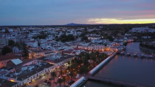 葡萄牙阿尔加维 Gilao 河塔维拉摩尔历史镇鸟瞰图 — 图库视频影像