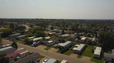 Grande Prairie, Alberta, Kanada düzenli, ahşap evlerin havadan görünümü