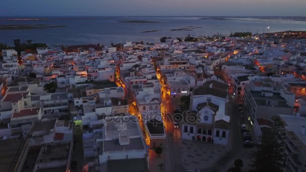 葡萄牙 Restauracao Olhao 镇的传统葡萄牙建筑在 Ria 的美丽旁边 — 图库视频影像