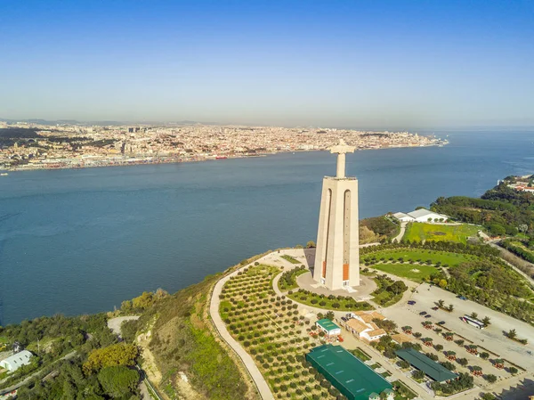 Jezus Christus monument in Lissabon, portugal — Stockfoto