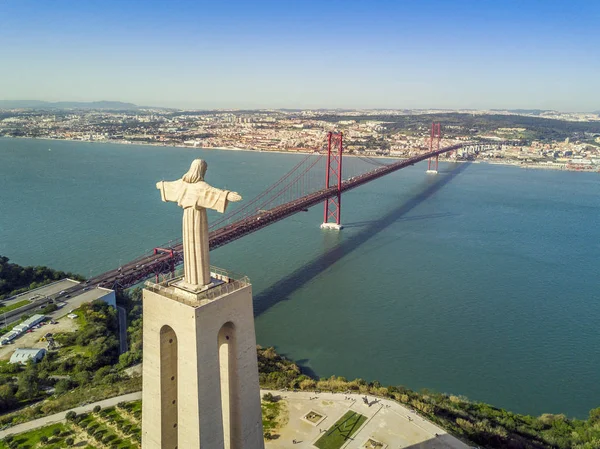 リスボン、ポルトガルでイエス ・ キリスト記念碑 — ストック写真