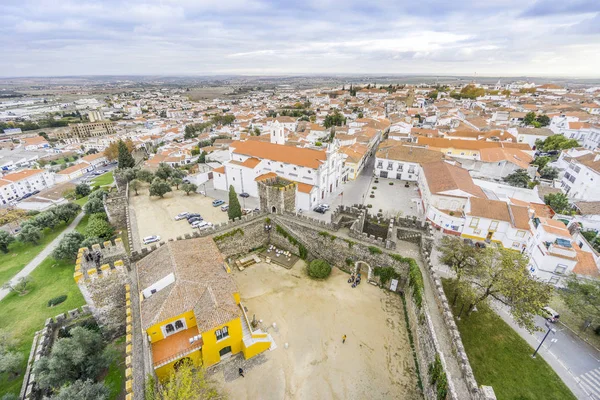 Stadsgezicht met castel en kathedraal, Beja, Alentejo, Portugal — Stockfoto