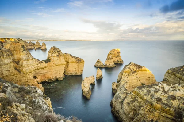 Потрясающие скалы и арки в Ponta da Piedade, Лагос, Алгарве , — стоковое фото