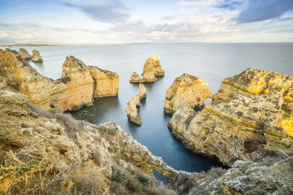 Потрясающие скалы и арки в Ponta da Piedade, Лагос, Алгарве , — стоковое фото