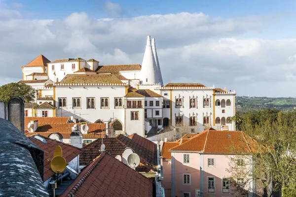 Nationale Paleis van Sintra ligt in het hart van de stad, haven — Stockfoto