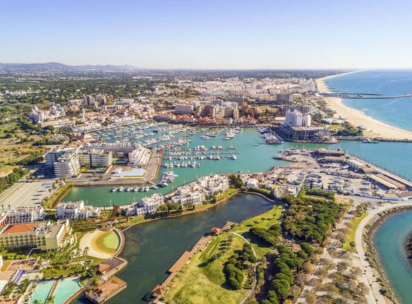 Vista aérea de Vilamoura luxuosa e turística, Algarve, Portu — Fotografia de Stock