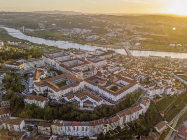 Portekiz, Coimbra Üniversitesi 'nin günbatımında hava görüntüsü
