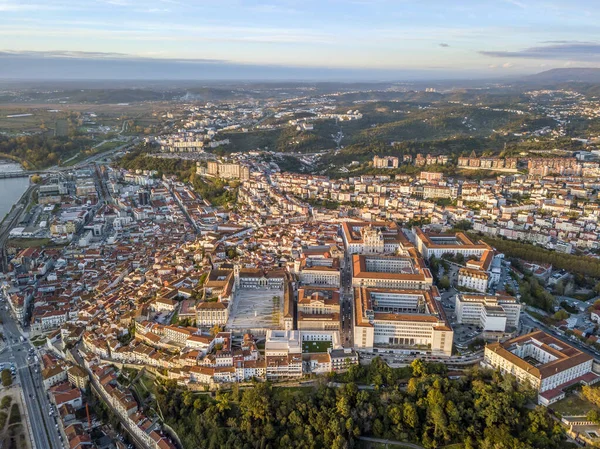 Vista aérea de la Universidad de Coimbra al atardecer, Portugal —  Fotos de Stock