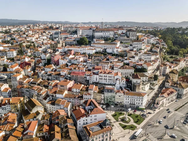 Luchtfoto van het centrum van het historische Coimbra, Portugal — Stockfoto