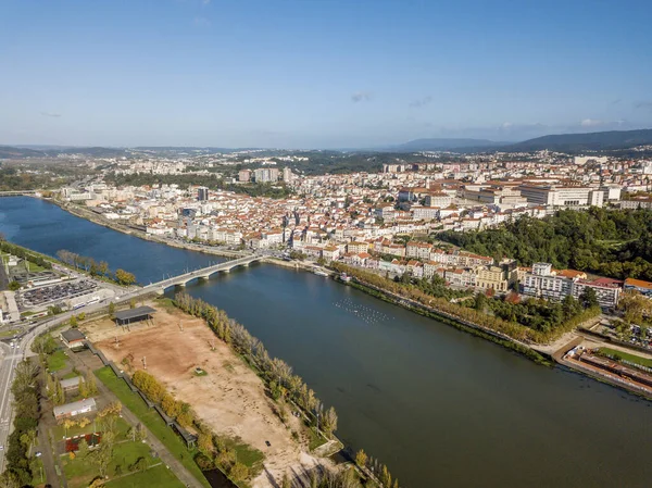 ポルトガルの歴史的なコインブラ市内中心部の空中ビュー — ストック写真