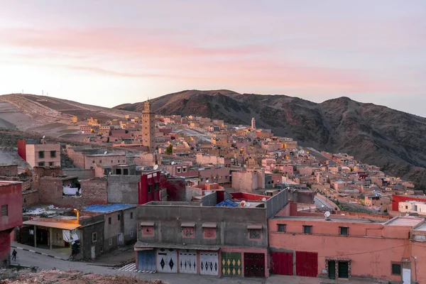 Ville berbère appelée My Brahim au coucher du soleil, Maroc — Photo