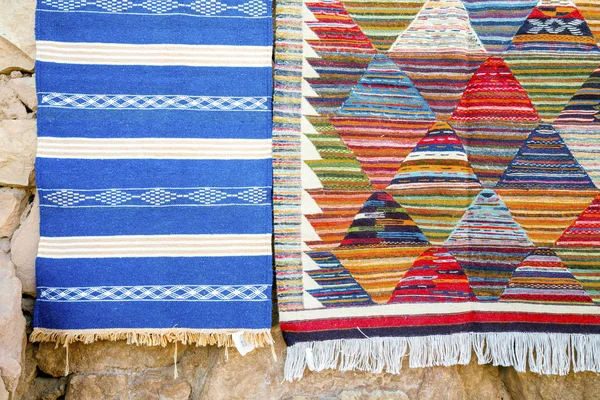 Plenty of famous traditional Berber carpets on sale, in Morocco — Stock Photo, Image