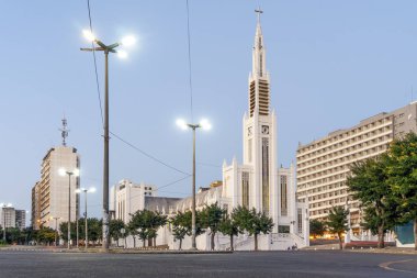 Maputo, Mozambik 'in kalbindeki Katolik katedrali.