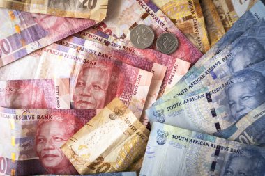 Rand adlı Güney Afrika para biriminin banknotları ve paraları