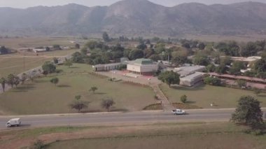 Lobamba, Eswatini 'deki Parlamento Evleri' nin havadan görünüşü
