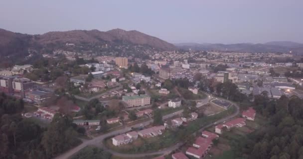 Veduta aerea del centro di Mbabane durante il giorno, capitale di Eswatini conosciuta come Swaziland — Video Stock