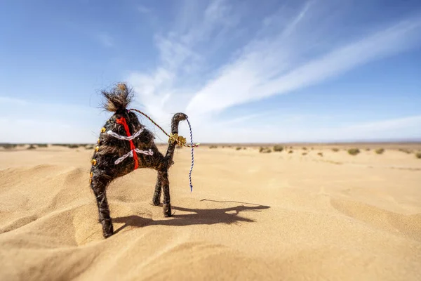 아프리카 모로코 의사하라 사막에서 장난감 — 스톡 사진