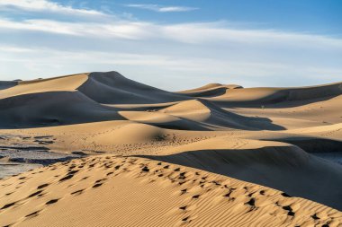 Sahra Çölü 'nün güzel manzarası kum tepeleri, Fas, Afrika