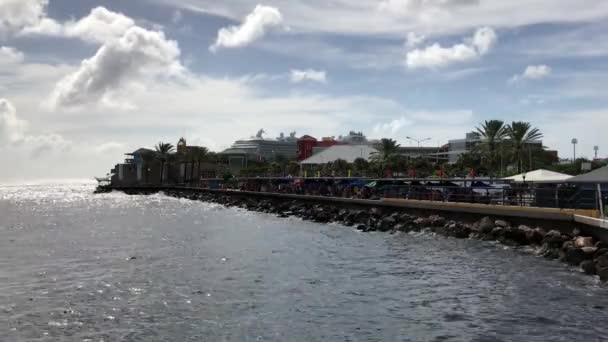 Curacao waterfront ve yolcu gemisi — Stok video