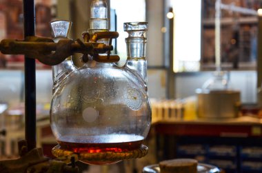 Distiller parfüm su üretimi için