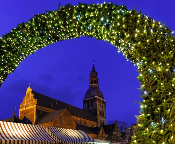 Vchod do Riga vánoční trh na náměstí — Stock fotografie