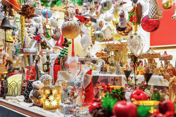 Decorações de árvores de Natal no Mercado de Natal Vilnius — Fotografia de Stock