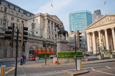 Duke Wellington heykeli Royal Exchange ve banka İngiltere'de Londra