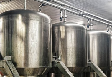 Sıvı depolama tankı ve Franche Comte süt boru