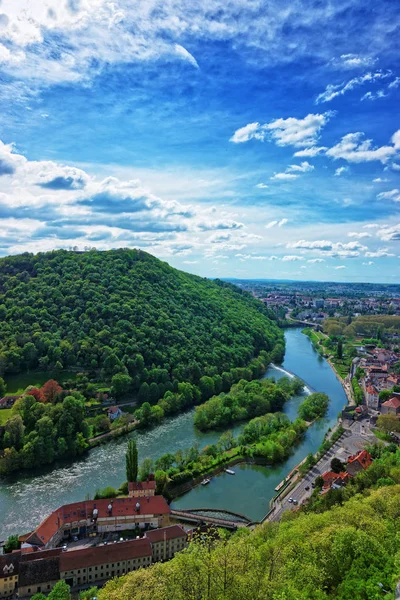 Widok z lotu ptaka na Besancon Bourgogne Franche Comte region Francja — Zdjęcie stockowe