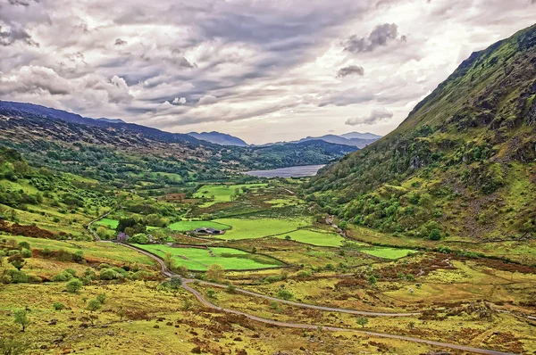 Nádherný panoramatický výhled z řetězu hory národní Park Snowdonia — Stock fotografie