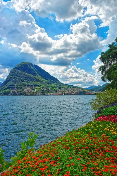 Giardino botanico sul lungomare di Lugano Ticino Svizzera — Foto Stock