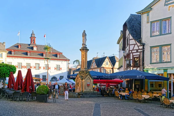 Municipio e mercato Marktplatz Linz am Rhein — Foto Stock