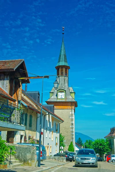 Torre do relógio em Yverdon em Jura Nord Vaudois Vaud Suíça — Fotografia de Stock